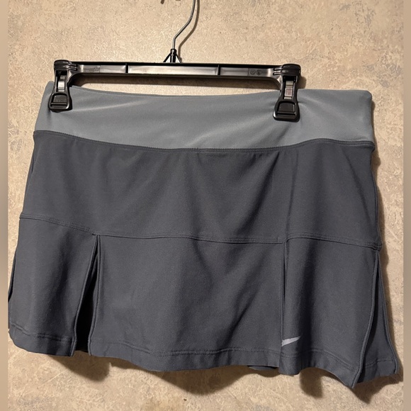 Nike Dri Fit Pleated Skort Tennis Golf Athletic Medium Gray - Picture 1 of 6